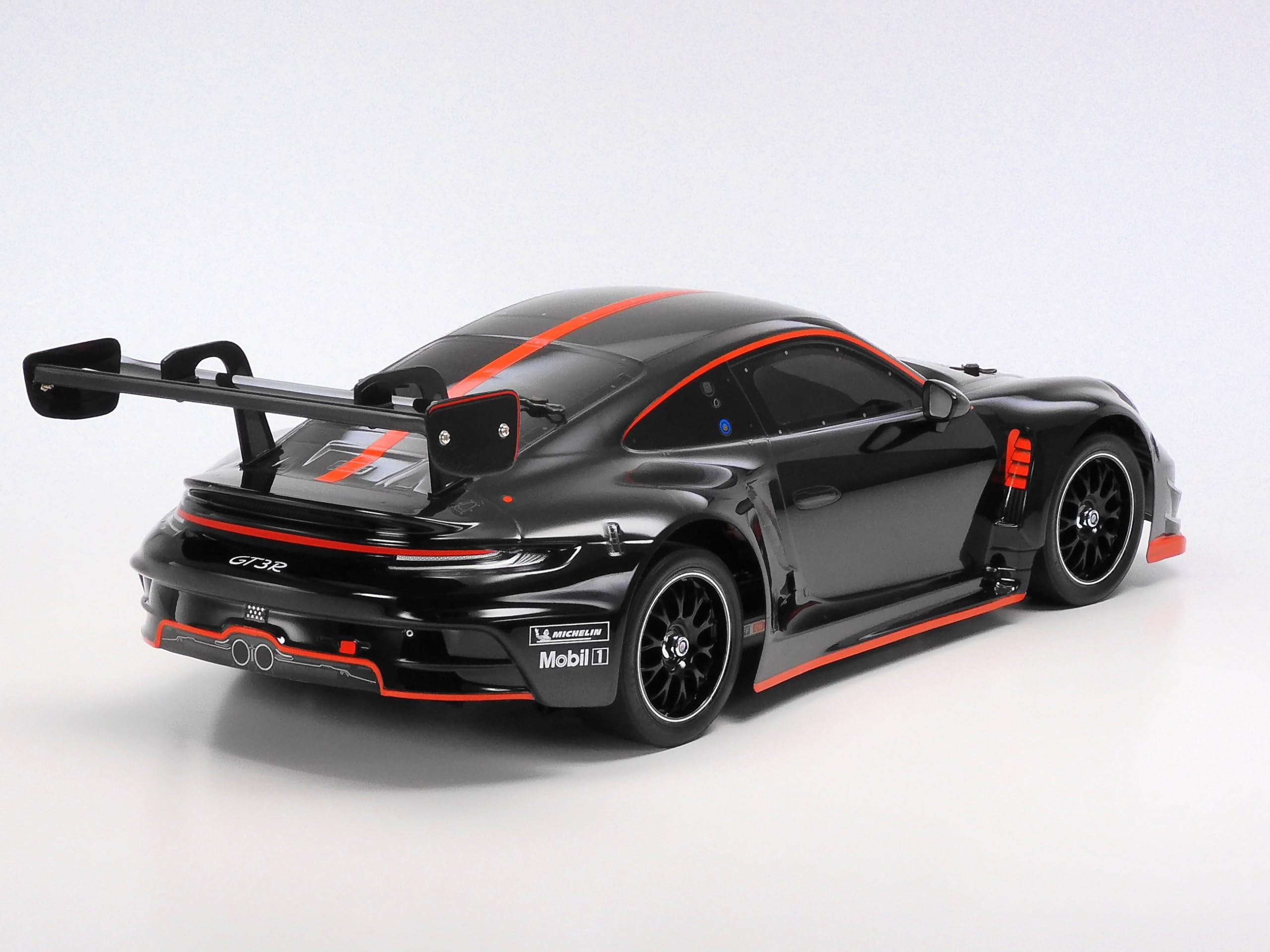 Amazon.com: Tamiya 47512 1:10 RC Porsche 911 GT3R (992) Varnished